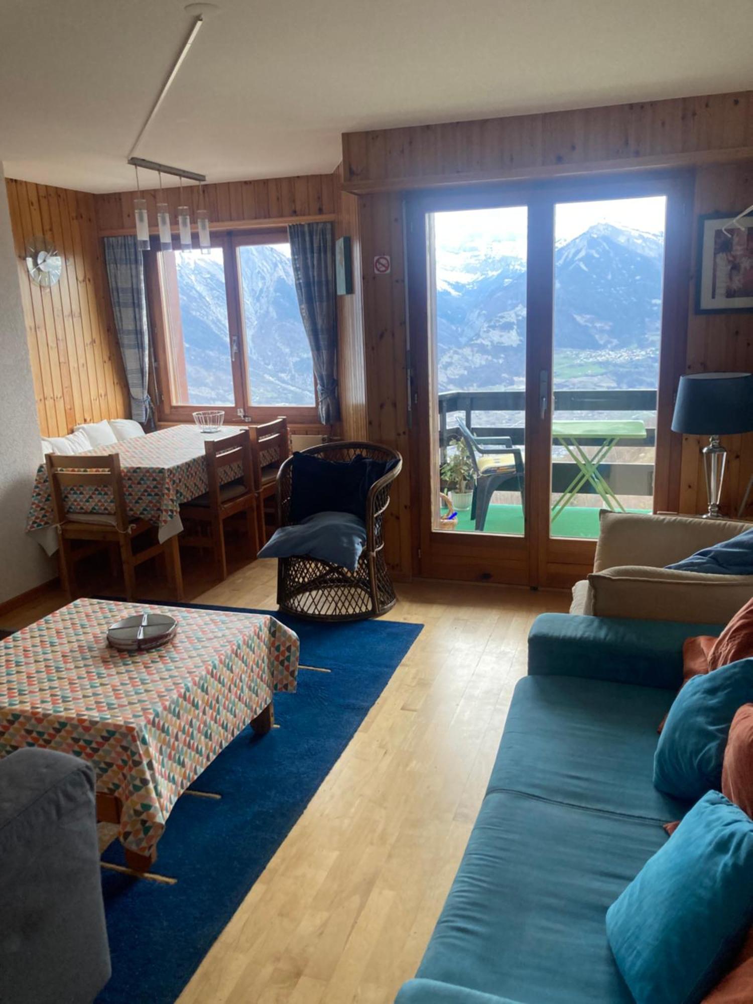La Foret With Spectacular Mountain Views