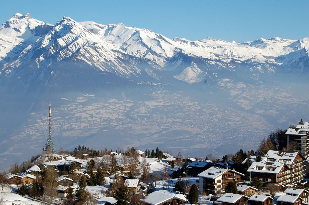 La Foret With Spectacular Mountain Views *