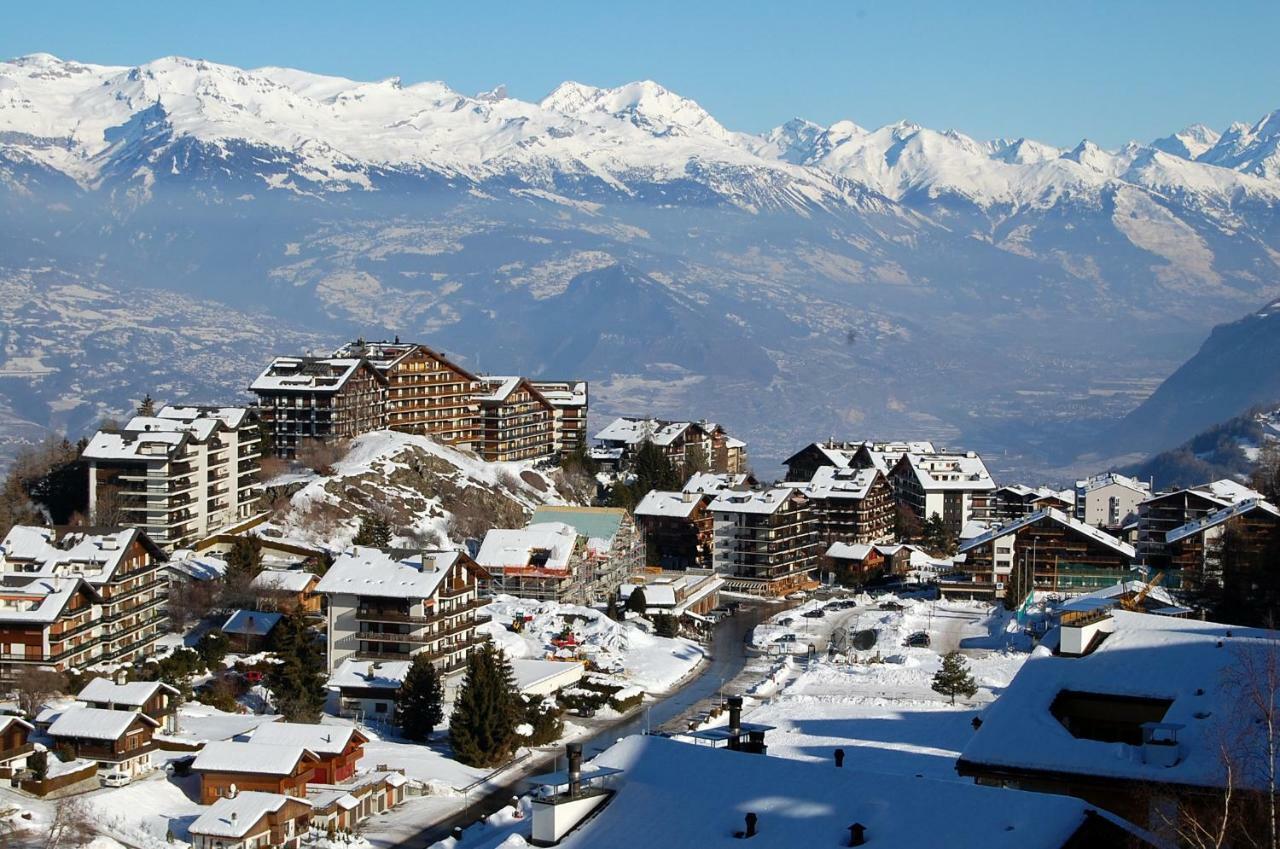 La Foret With Spectacular Mountain Views